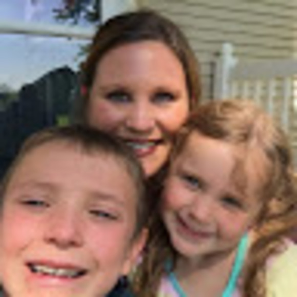 Meet your Posher, Holly - Picture 1 of 1